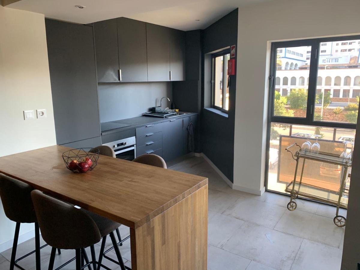 Modern Apartment Ideally Located 波尔蒂芒 外观 照片