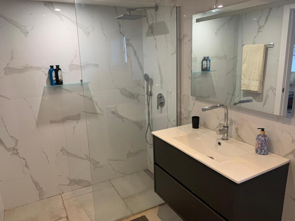 Modern Apartment Ideally Located 波尔蒂芒 外观 照片