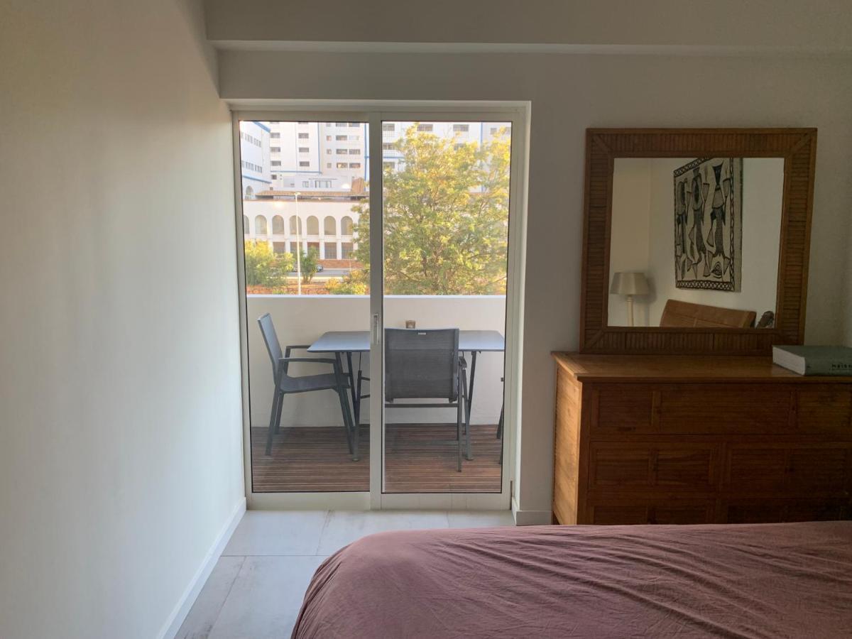 Modern Apartment Ideally Located 波尔蒂芒 外观 照片